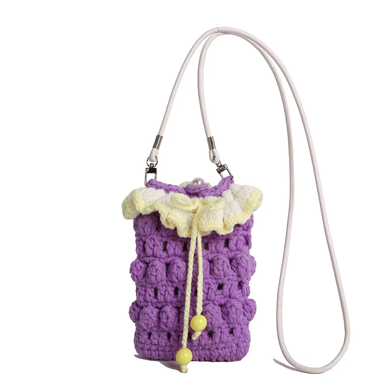 Dekorative gehäkelte Mini-Schultertasche