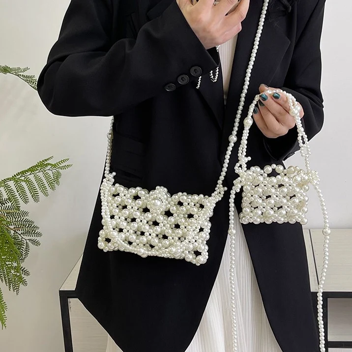 Perlenbesetzte Clutch