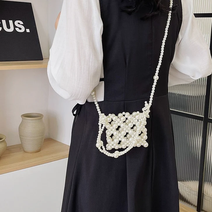 Perlenbesetzte Clutch