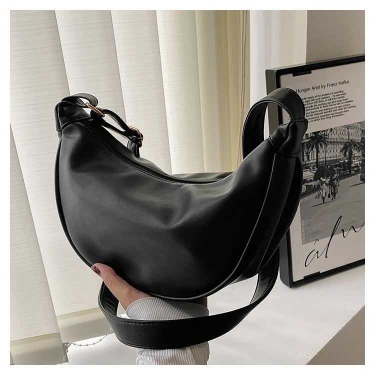 Gekurvte Leder Schultertasche