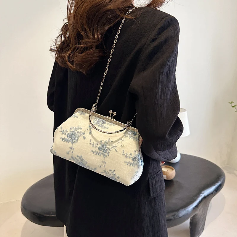 Bestickte Vintage-Clutch