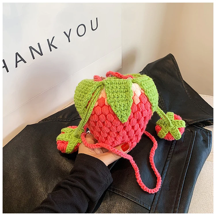Süße Erdbeerförmige Häkel-Handtasche
