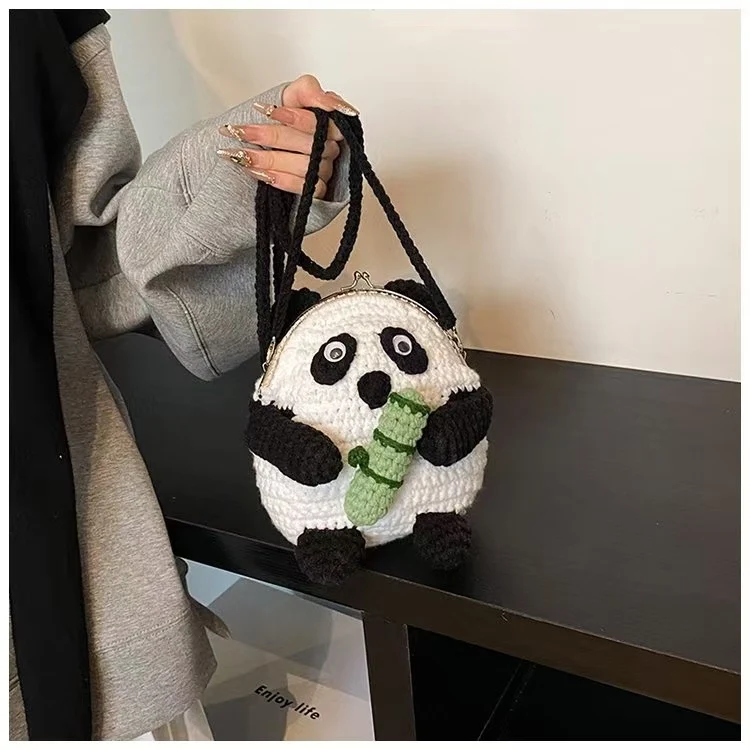 Süßes gehäkeltes Panda-Thema Umhängetasche
