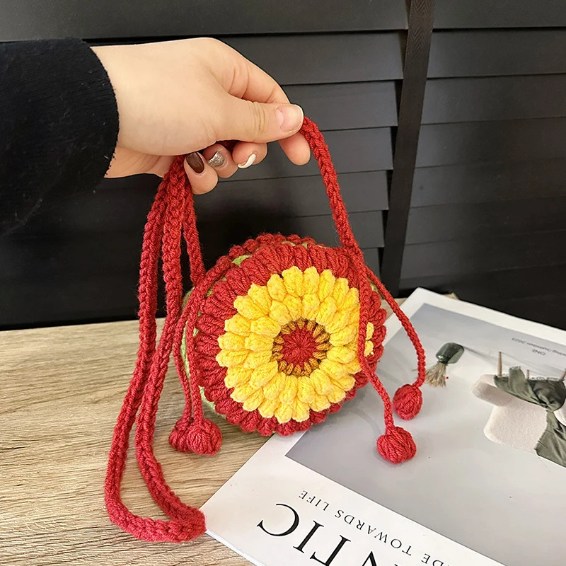 Süße gehäkelte Blumen Mini-Tasche