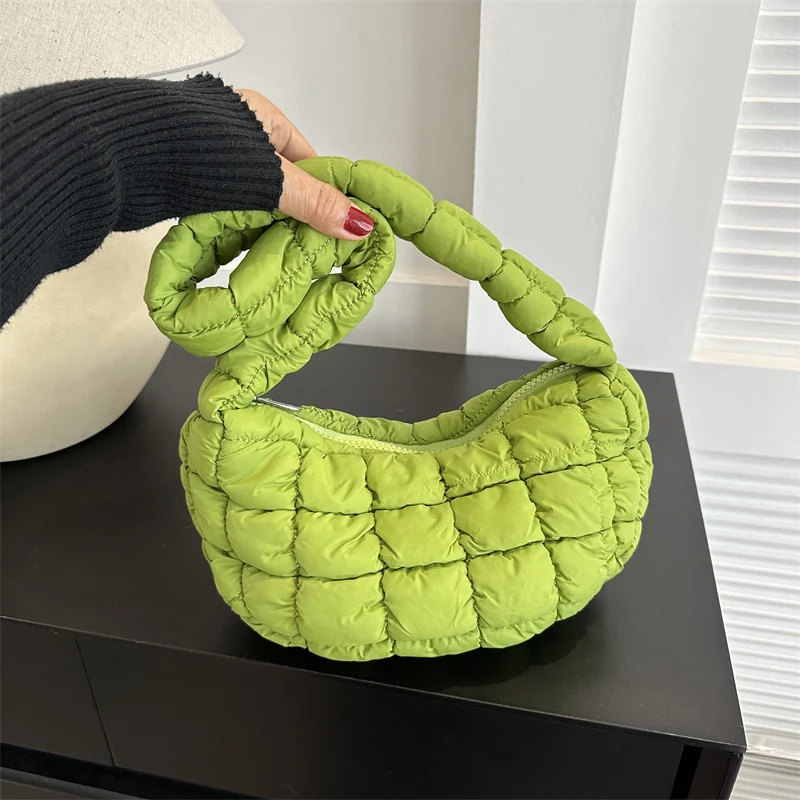 Puffer-Style Handtas