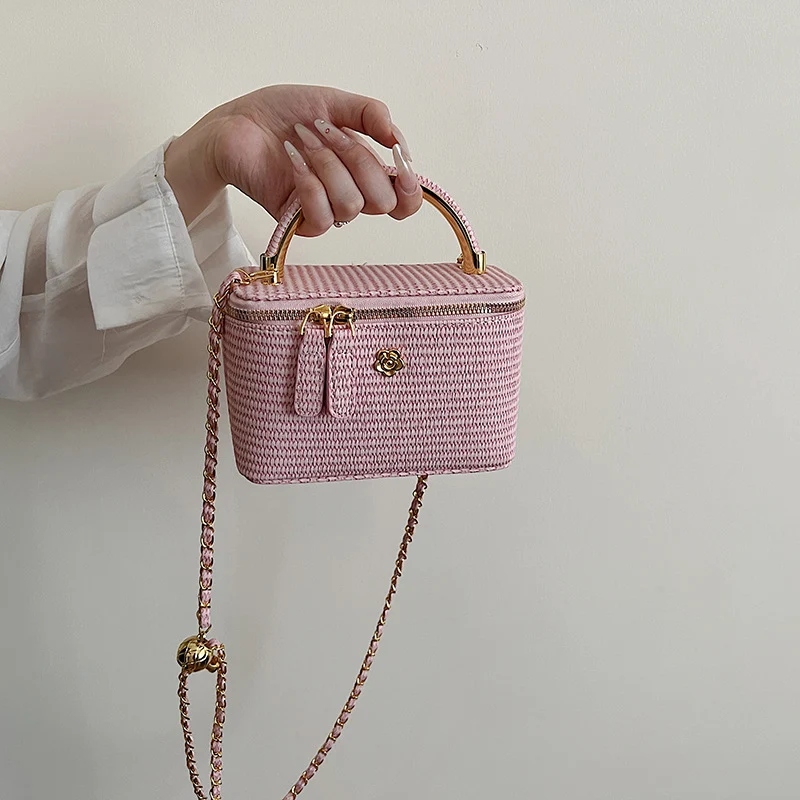 Elegante strukturierte handgewebte Box-Tasche