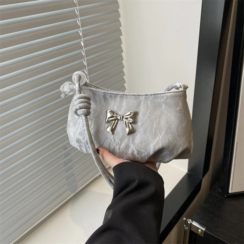 Elegante Tasche mit Schleifendetail