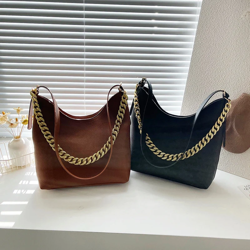 Zeitgenössische Kette-Detail Schultertasche