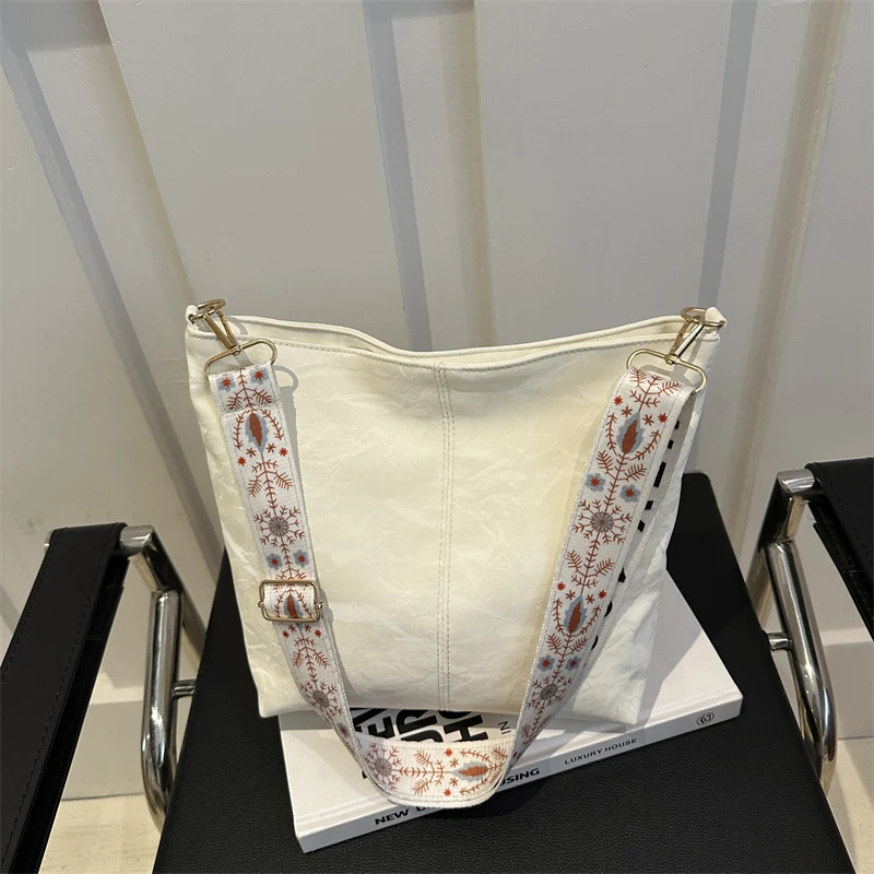 Lässige Canvas-Schultertasche