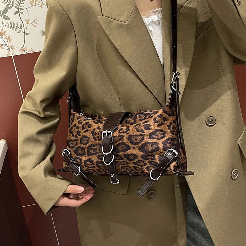 Texturierte Handheld Crossbody Tasche