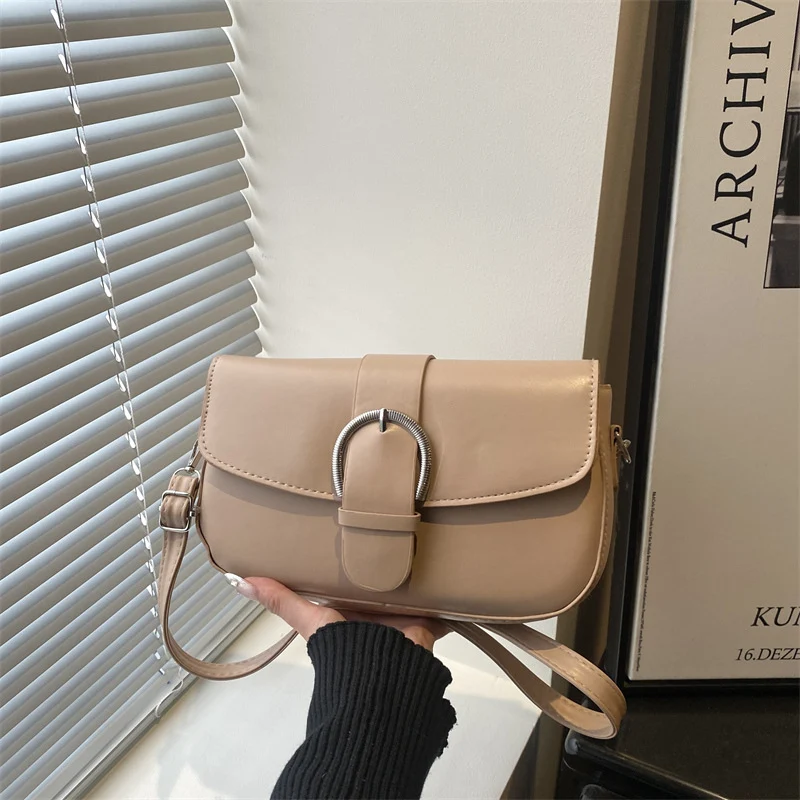 Strukturierte Crossbody-Handtasche