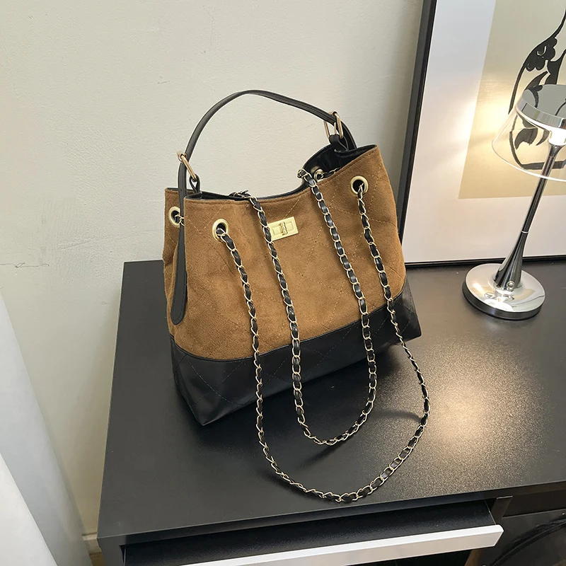 Gepolsterte Schultertasche