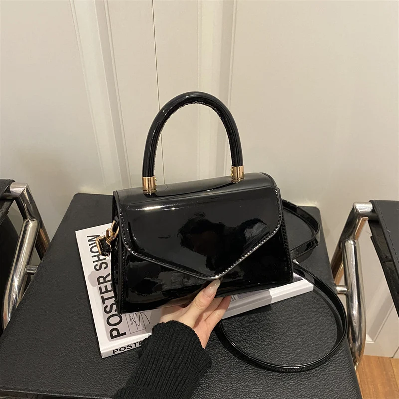 Elegante Handtasche aus Lackleder