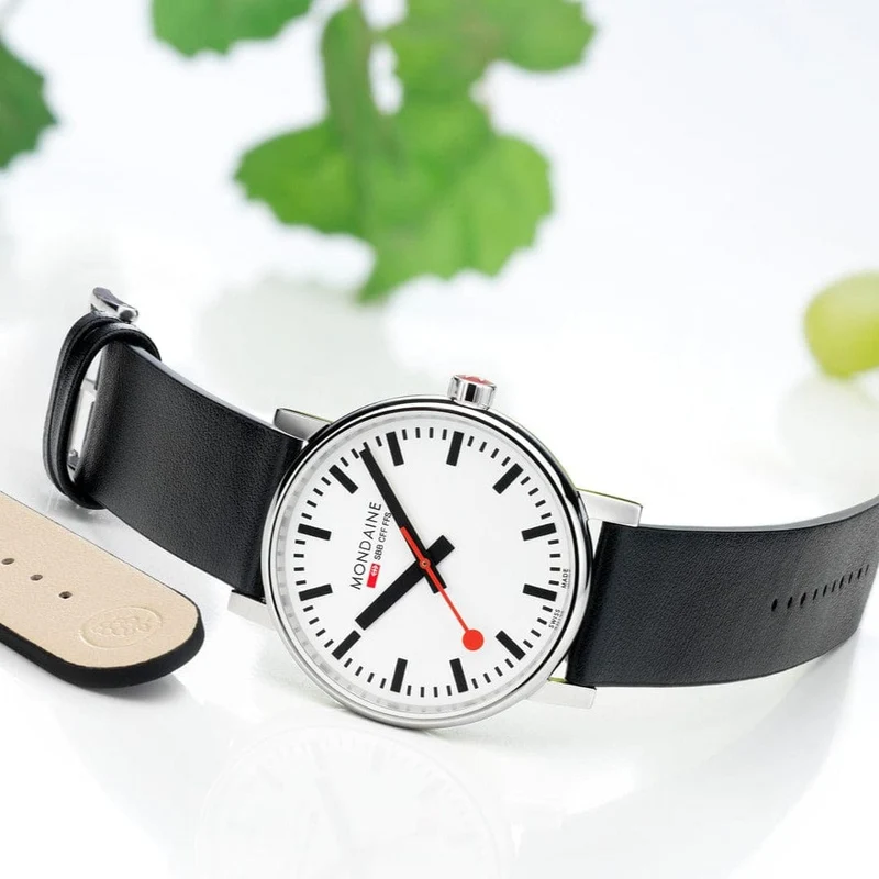 Mondaine evo2 MSE.40110.LBV Herrenuhr Schwarz • Saphirglas • Swiss Made