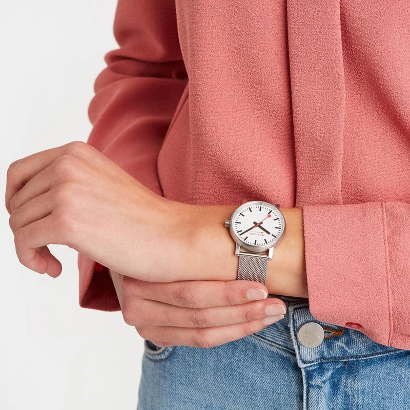 Mondaine evo2 MSE.35110.SM Damenuhr Silber • Saphirglas • Milanaise-Meshband