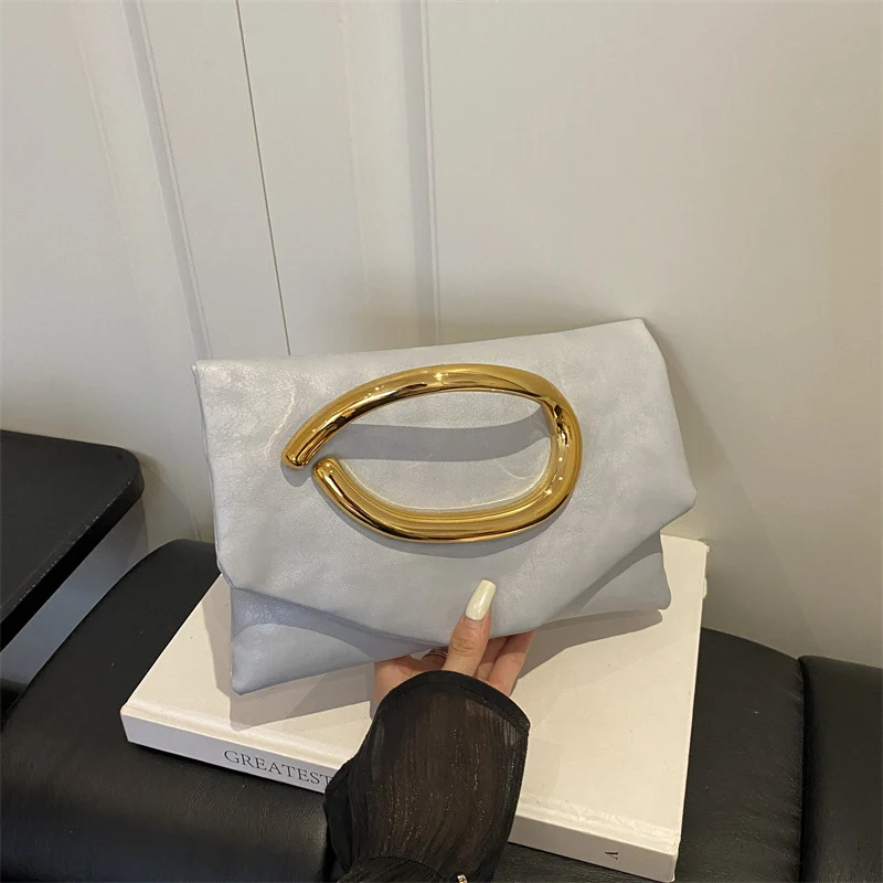 Gefaltete Clutch