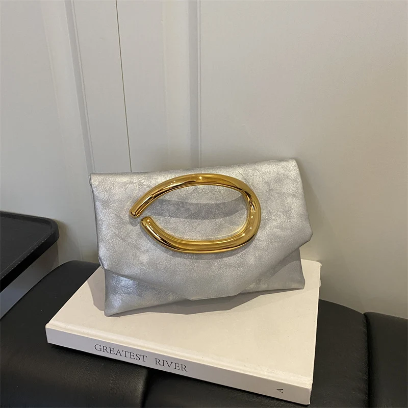 Gefaltete Clutch