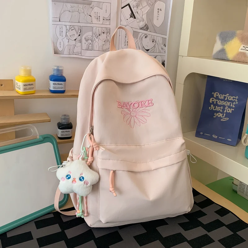 Blumenbestickter Freizeit-Rucksack Karnz