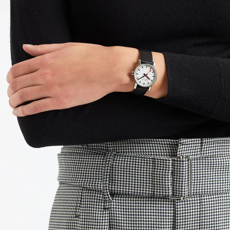 Mondaine evo2 MSE.30110.LBV Damenuhr Schwarz • Saphirglas • Veganes Traubenleder
