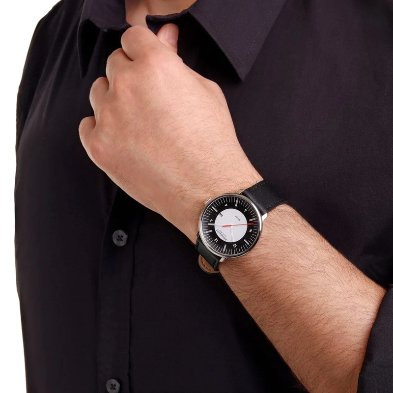 Mondaine Doppio Solar MLE.41920.LBV Herrenuhr Schwarz • Saphirglas • Solarbetrieb