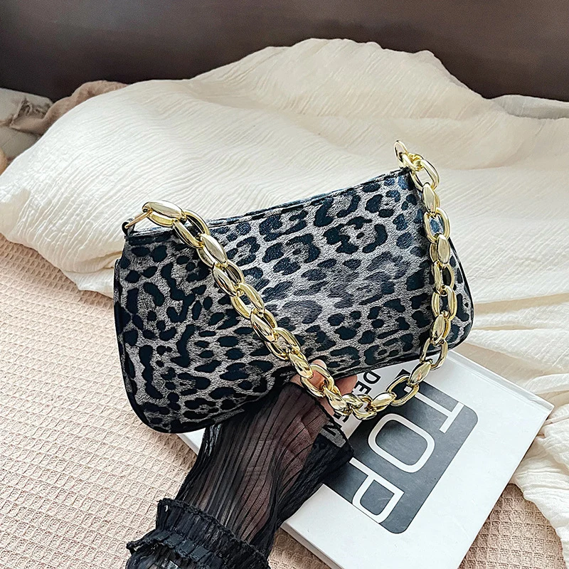 Tiered Abend Clutch mit Animal Print