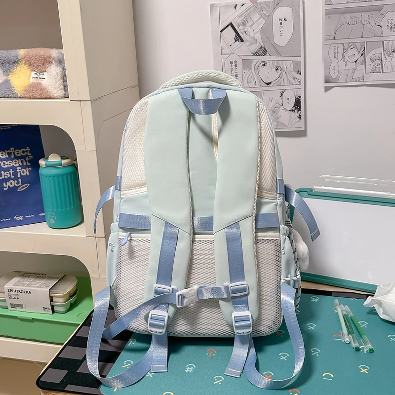 Blumenbestickter Rucksack Karnz