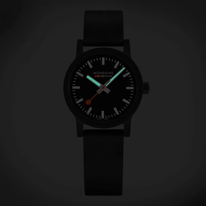Mondaine essence MS1.32120.RB Damen Armbanduhr Schwarz • Veganes Kautschukarmband • Swiss Made Quarzwerk