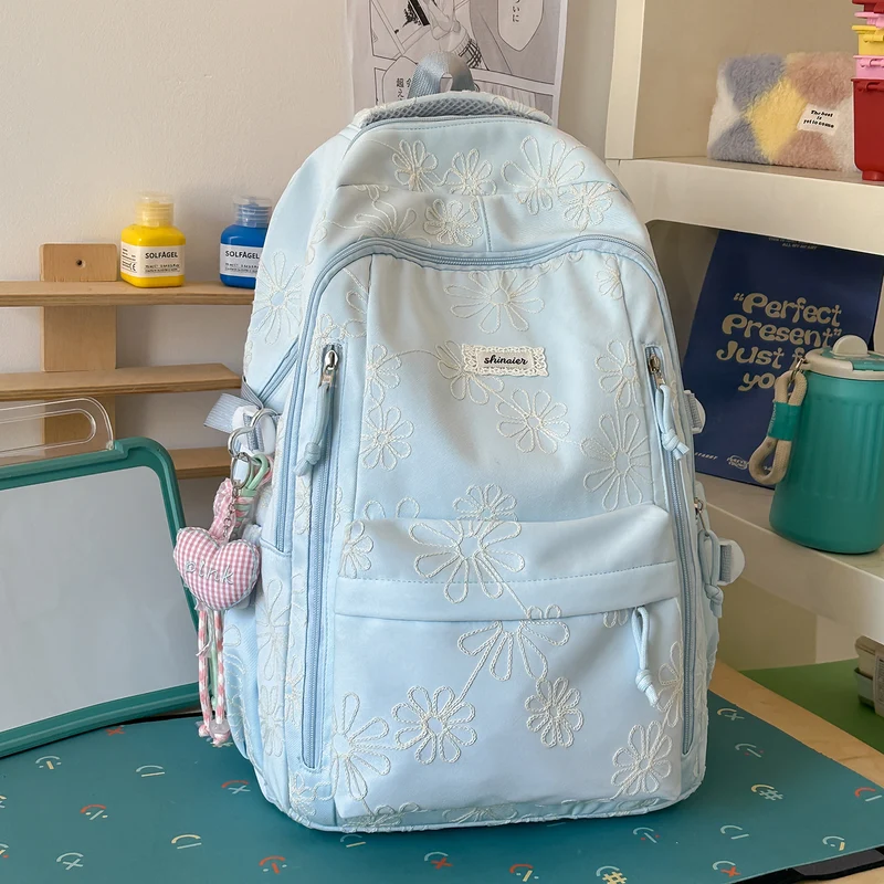 Bestickter Rucksack mit floralem Muster Karnz