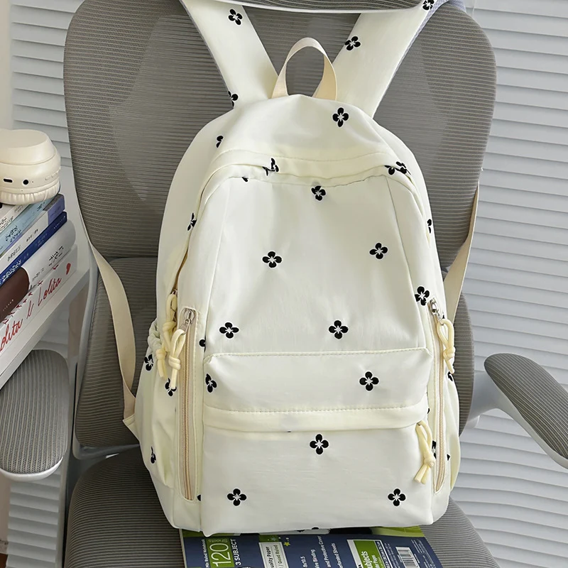 Bestickter Rucksack Karnz