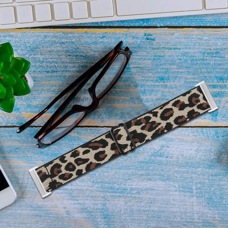 Fitbit Versa 4 Elastisches Armband (Leopard)