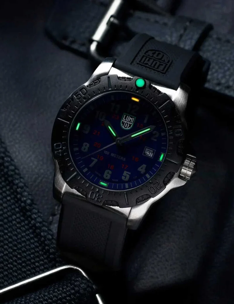 Luminox Manta Ray Steel X2.2133 Herren Armbanduhr • Schweizer Quarzwerk • Tritium-Leuchtmasse