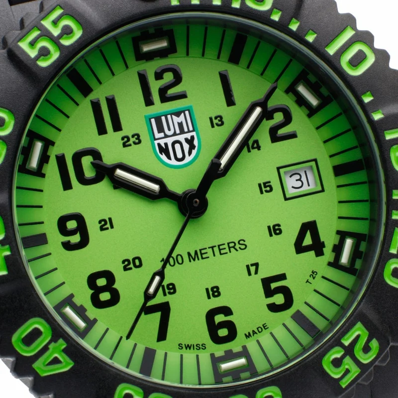 Luminox Sea Lion X2.2067.1 Herrenuhr Schwarz/Grün • CARBONOX™-Gehäuse • Luminox Light Technology