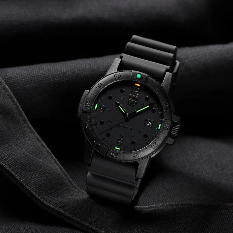 Luminox Sea Bass X2.2001.BO Herrenuhr Schwarz • CARBONOX™-Gehäuse • Luminox Light Technology