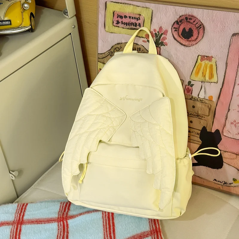 Niedlicher, flügelverzierter legerer Rucksack Karnz