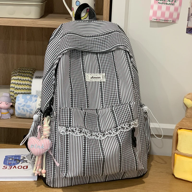 Süßer gestreifter Rucksack Karnz