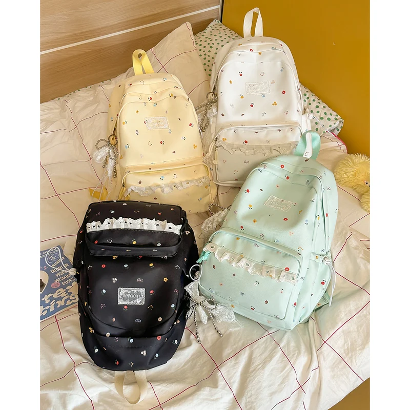 Dekorative mit Blumen verzierte Rucksack Karnz