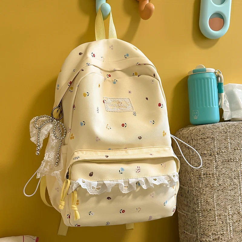 Dekorative mit Blumen verzierte Rucksack Karnz