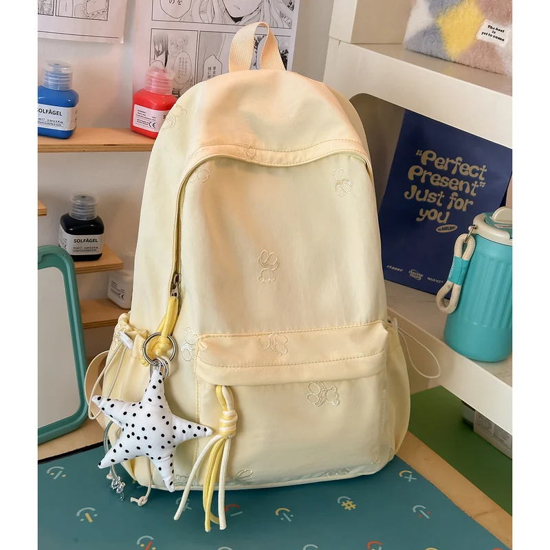 Dekorativer bestickter Rucksack Karnz