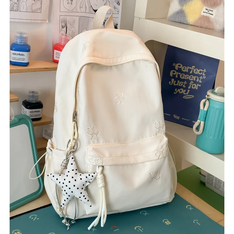 Dekorativer bestickter Rucksack Karnz
