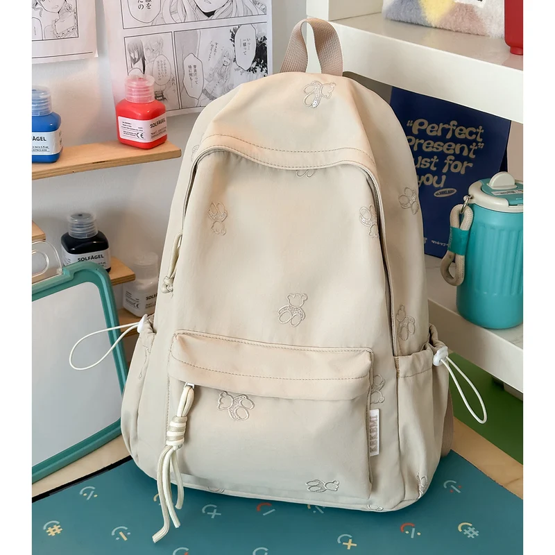 Dekorativer bestickter Rucksack Karnz