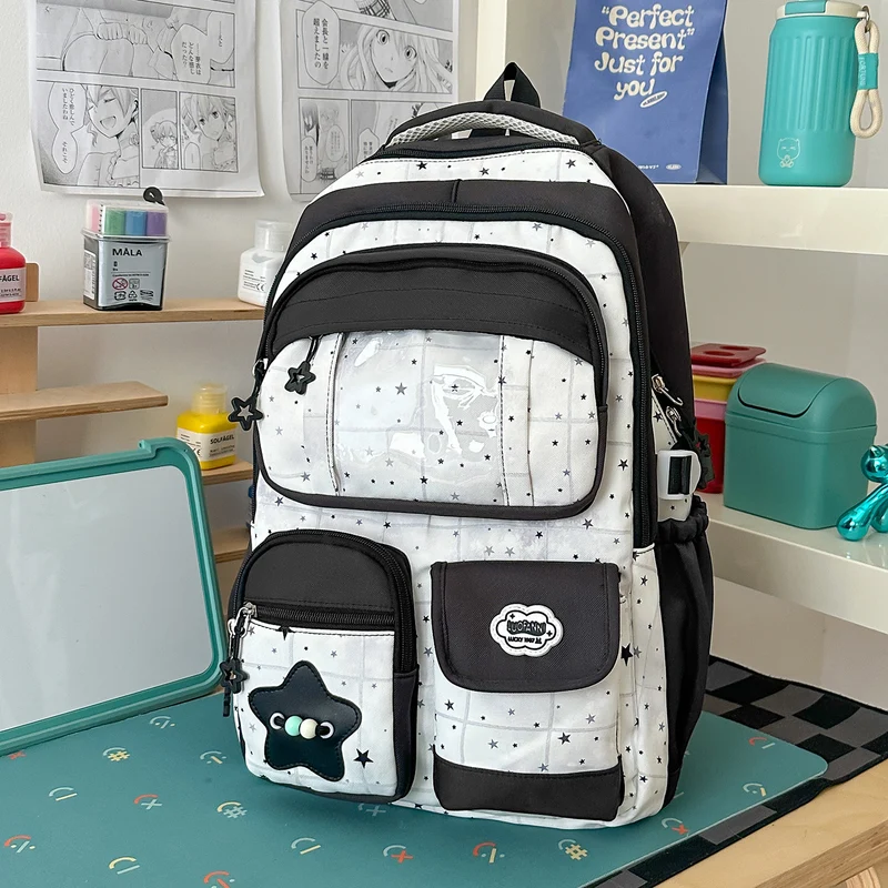 Süßer illustrierter Charakter-Rucksack Karnz