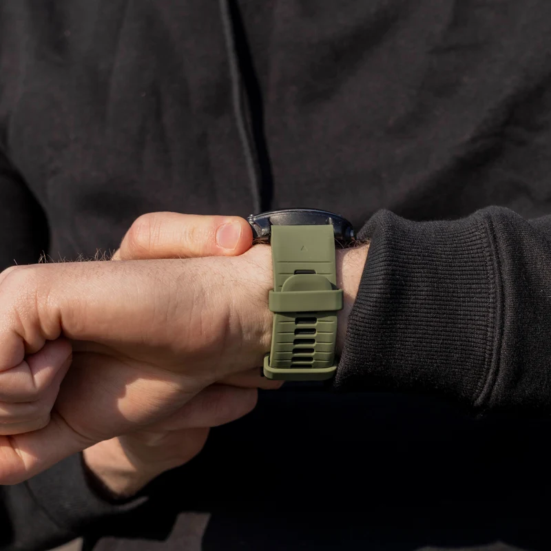 Garmin Fenix 9 Pro - 51mm Schnallen-Sportarmband (Olivgrün/Schwarz)
