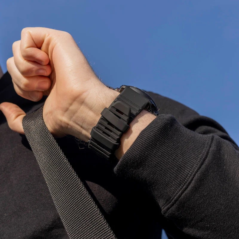 Bandz Garmin Fenix 9 Pro - 51mm Schnallen-Silikonarmband (Schwarz)