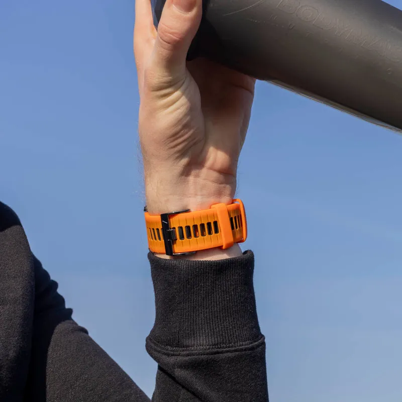 Garmin Fenix 9 Pro - 51mm Schnallen-Sportarmband (Orange/Schwarz)