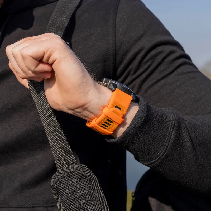 Garmin Fenix 9 Pro - 51mm Schnallen-Sportarmband (Orange/Schwarz)