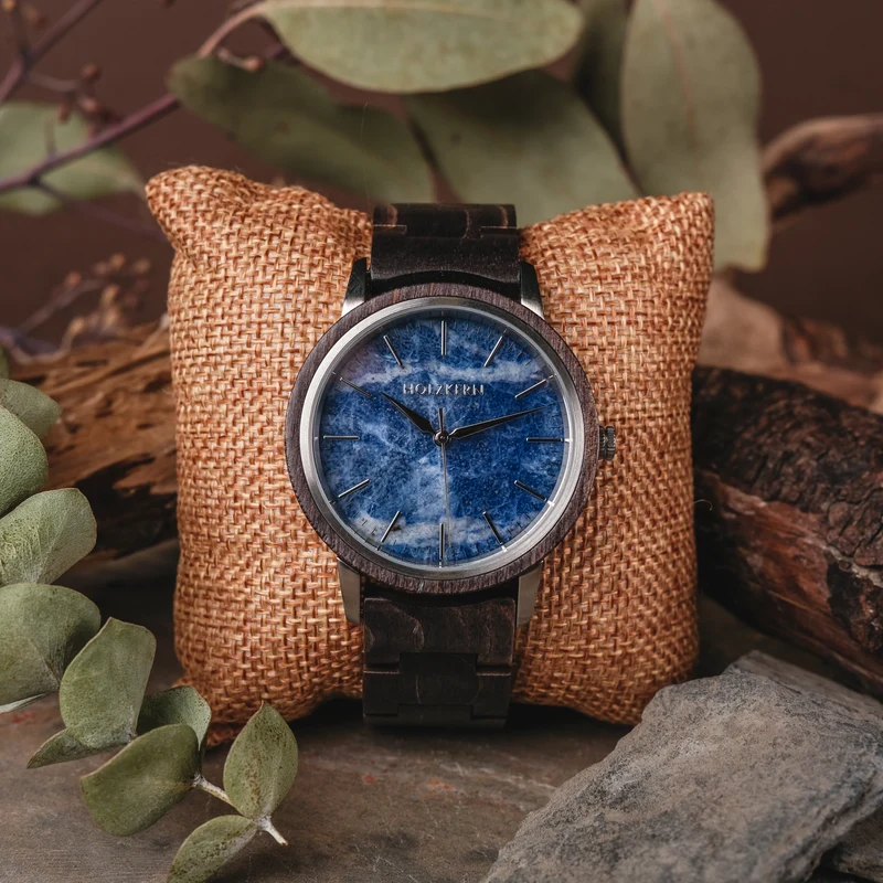 Holzkern Immanuel Armbanduhr Blau • Sodalith-Zifferblatt • Holzgehäuse