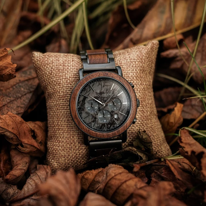 Holzkern Askja Herrenuhr Chronograph Walnuss/Marmor • Seiko VD53 Quarzwerk • Echtmarmor-Zifferblatt