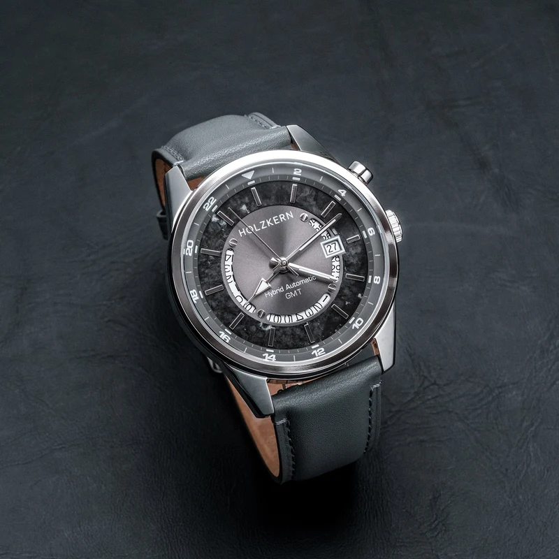 Holzkern GMT Skywhirl Herrenuhr Marmor/Silberfarben • Automatikwerk • GMT-Funktion