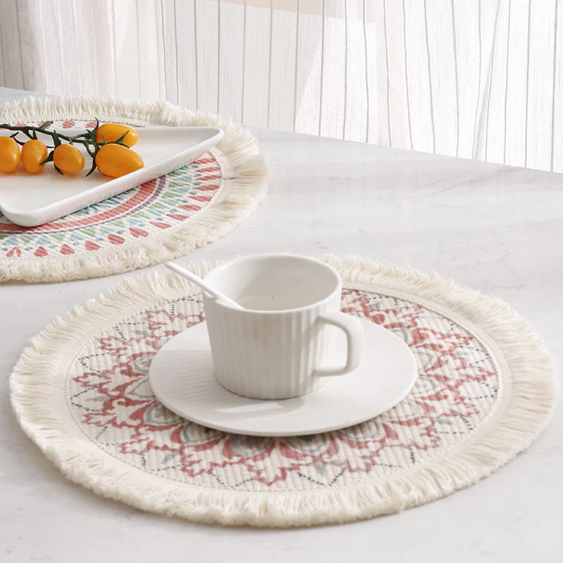 Runder flachgewebter Bodenteppich im Boho‑Mandala‑Design mit Baumwollfransen