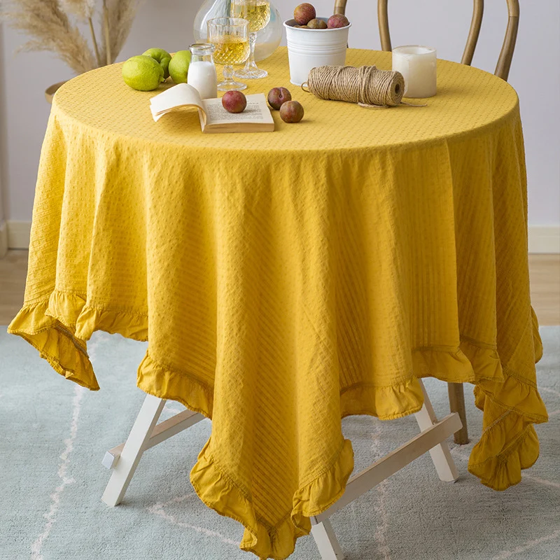 Rechteckige Tischdecke aus Baumwoll-Waffelgewebe mit feiner Rüschenbordüre